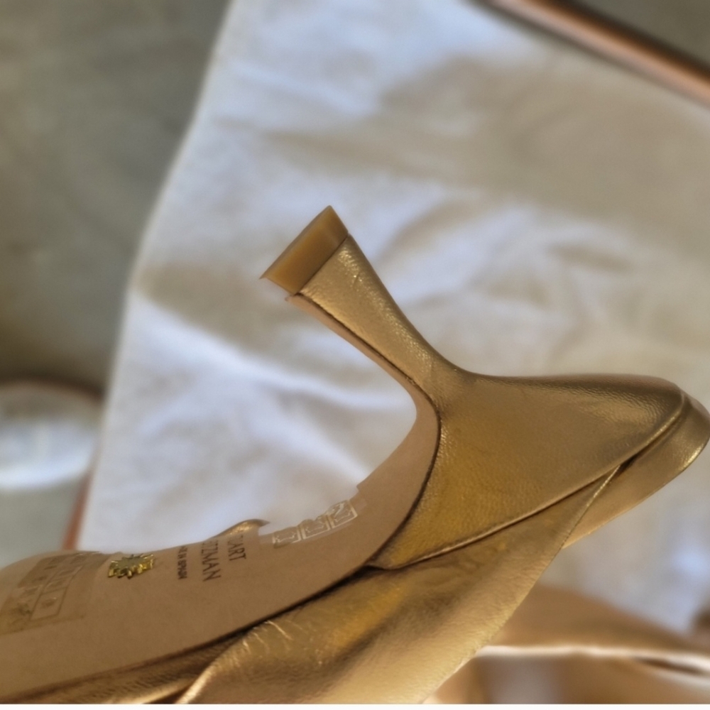 Stuart Weitzman Gold Knotted Slide Sandals - Picture 3 of 6